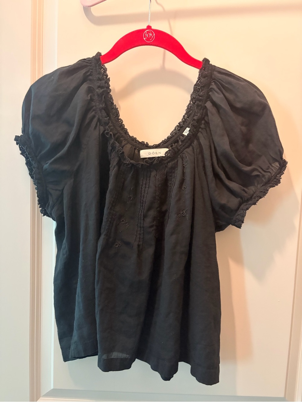 Doen Black Lace-Trim Puff Sleeve Cotton Top